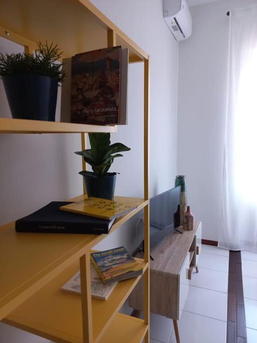 Appartement Giulia Town House Tra Citta E Mare à Salernes Extérieur photo