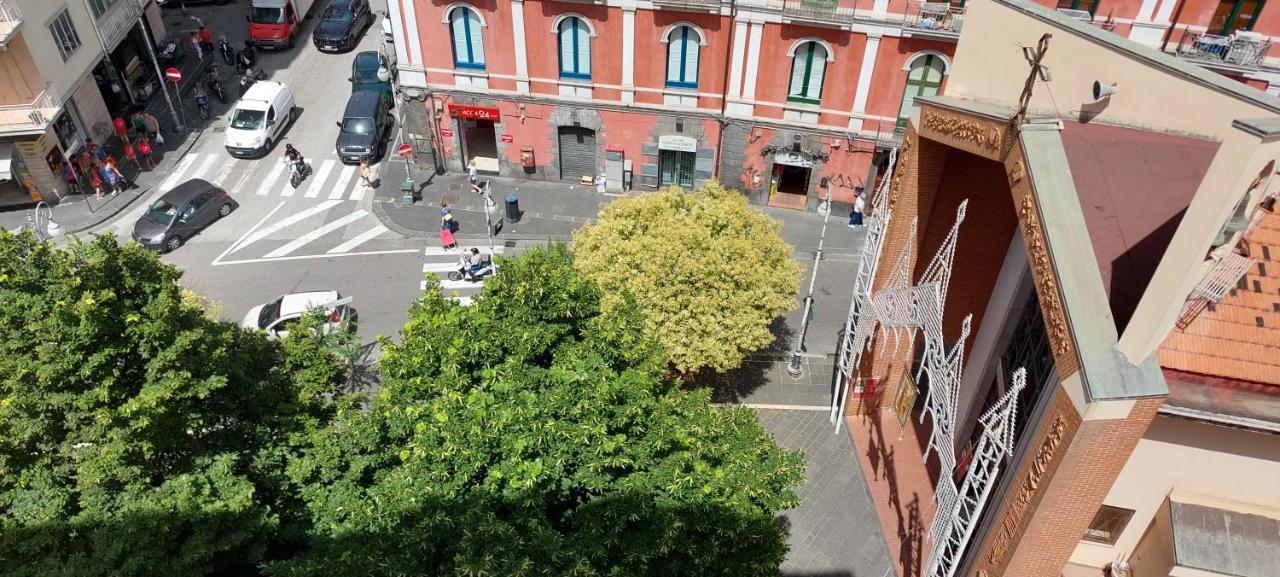 Appartement Giulia Town House Tra Citta E Mare à Salernes Extérieur photo
